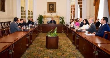 وزير الخارجية يلتقي الوفد الطبي المصري العائد من كينيا وتنزانيا