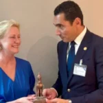 زيارة وزير الرياضة لمقر OECD في باريس