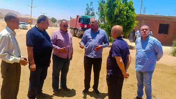 نائب محافظ سوهاج يتفقد جاهزية الخلاطة الأسفلتية