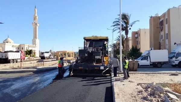تطوير الطرق الداخلية في أحياء 102 وحدة بطور سيناء