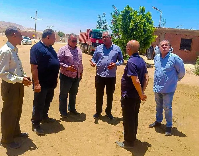 تفقد نائب محافظ سوهاج للخلاطة الأسفلتية بالجبل الغربي