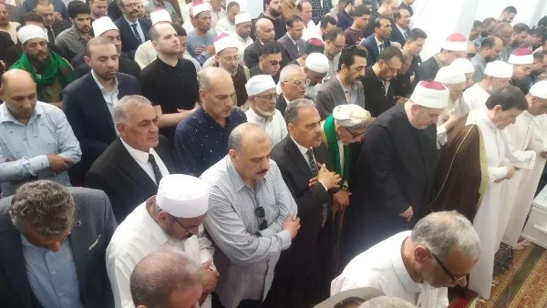 محافظ الشرقية يؤدى صلاة الجنازة ويتقدم بالعزاء في وفاة نور هاشم