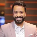 سامح حسين يهنئ ابنته مريم بتفوقها الدراسي