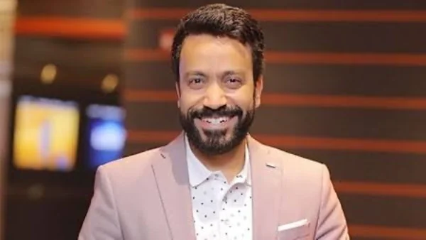سامح حسين يهنئ ابنته مريم بتفوقها الدراسي