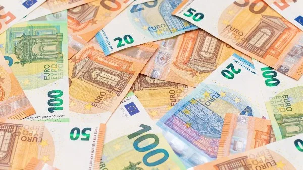 تراجع سعر اليورو مقابل الجنيه المصري اليوم