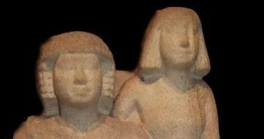 تمثال العاشقان في متحف آثار الغردقة