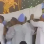 عريس يدخل حفل زفافه على نقالة في قنا