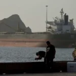 زيادة شحنات النفط عبر مضيق هرمز وسط انتظار شروط إيران