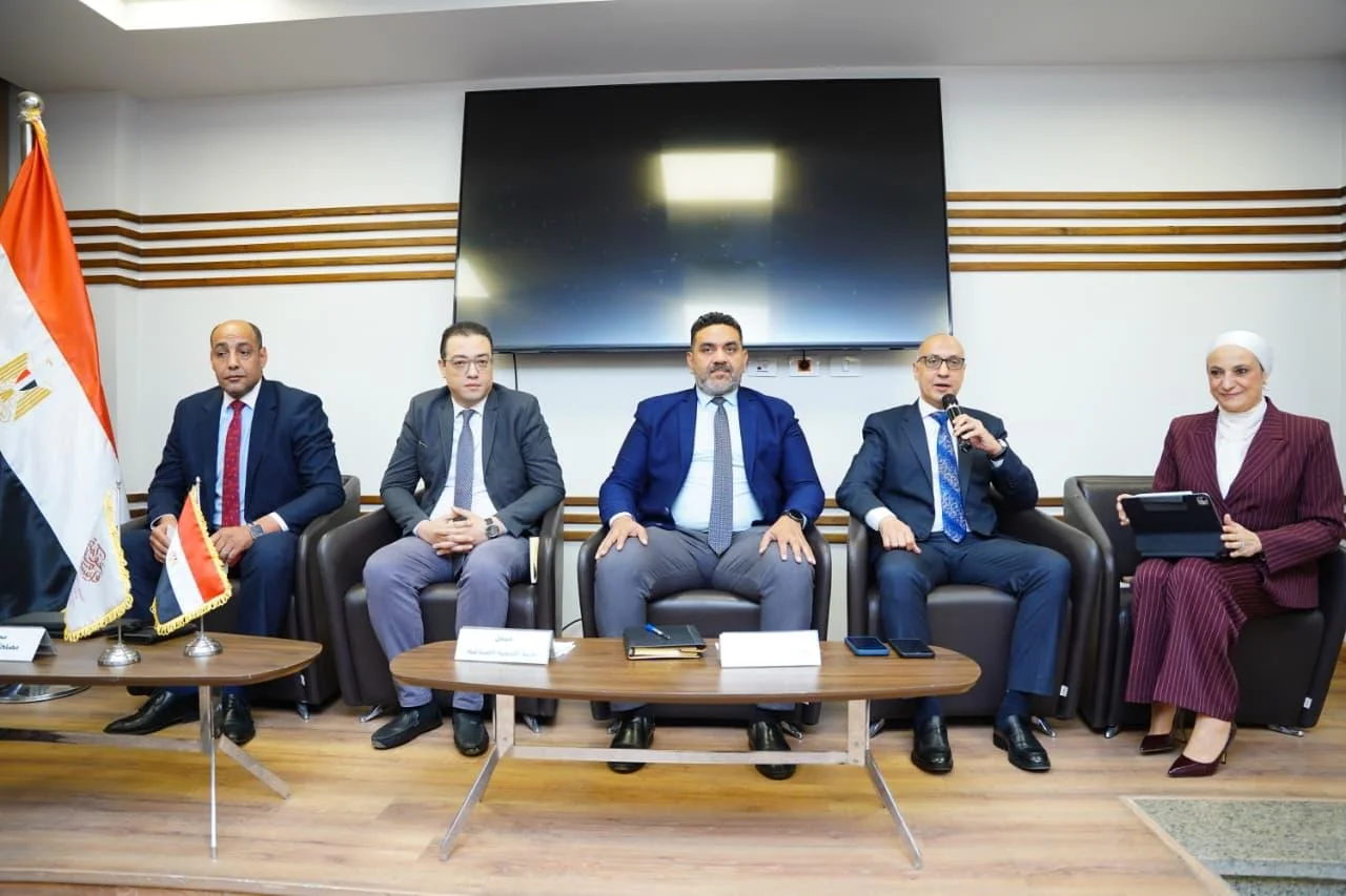 "مركز مصر لريادة الأعمال ينظم أول جلسة لعيادة الأعمال"