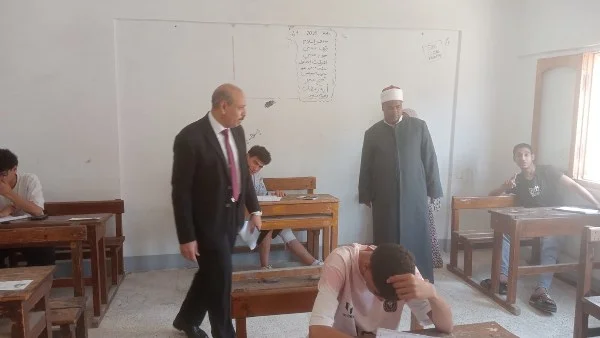 تفقد الأمين العام للأزهر امتحانات الشهادة الثانوية بالإسماعيلية
