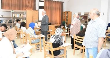 780 طالبًا يؤدون امتحانات الألسن في أجواء هادئة