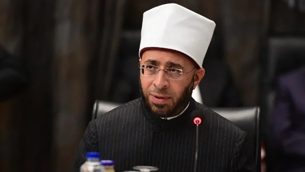 تعيين أيمن حمدي شيخاً للطريقة الأكبرية الحاتمية