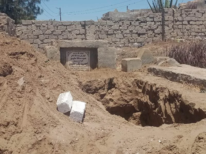 استقبال جثمان الفنان عبد العزيز مخيون في مسقط رأسه