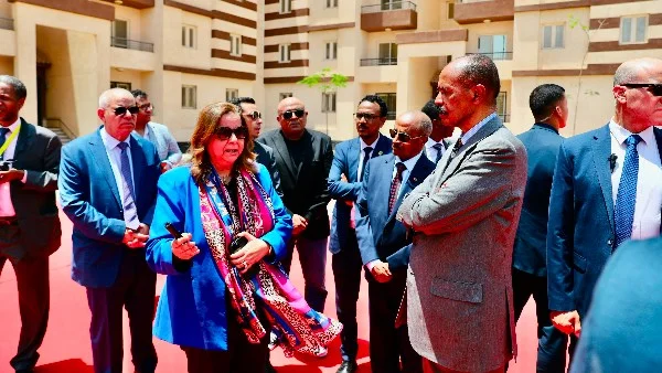 زيارة الرئيس الإريتري لوحدات سكن لكل المصريين