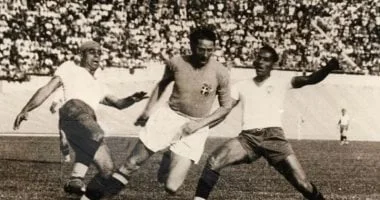 ذكرى ركلة الجزاء التي خلدت مياتزا في كأس العالم