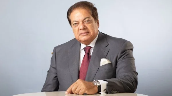 أبو العينين يكرم منتخب مصر بعد فوز تاريخي
