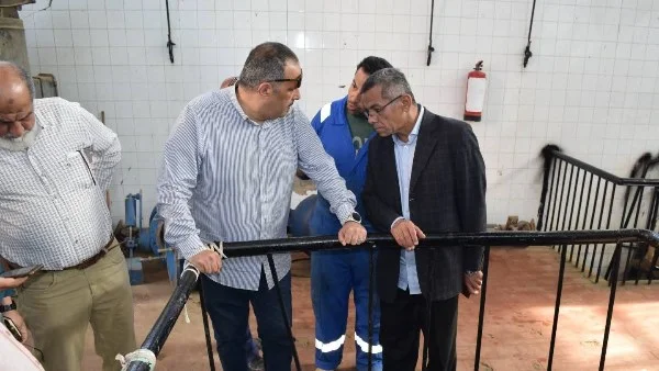 تطهير مأخذ محطات المياه في القناة