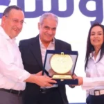 تكريم رئيس جامعة أسوان خلال قمة «ستارت 2026»