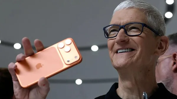 الميزات العملية للذكاء الاصطناعي في نظام "iOS 20"