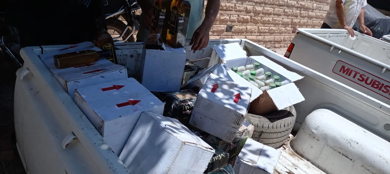 ضبط طن ونصف سولار و700 علبة مواد غذائية بمطروح