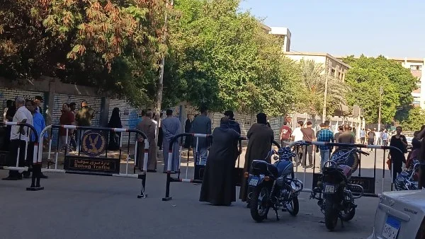 طلاب سوهاج يتوافدون لأداء امتحان اللغة الأجنبية الثانية
