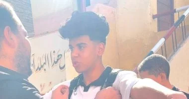 تفتيش ذاتي للطلاب في لجان الثانوية العامة بقنا