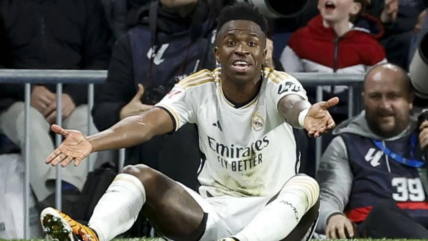 رسالة حاسمة من ريال مدريد إلى فينيسيوس جونيور