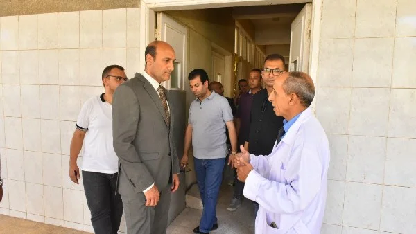 محافظ أسيوط يتفقد مركز التحصين البيطري في قرية ريفا