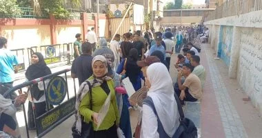 طلاب أسوان يشيدون بسهولة امتحانات اللغة الأجنبية الثانية