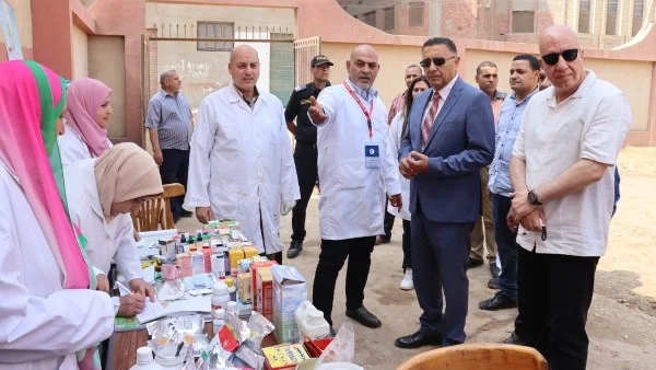 جولة ميدانية لمتابعة القافلة البيطرية بكفر شكر