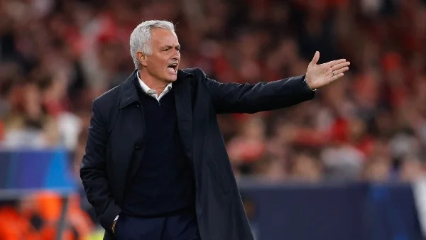ريال مدريد يسعى للتعاقد مع مورينيو مقابل 15 مليون يورو