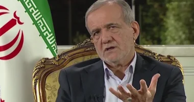 الرئيس الإيراني: صمود أمام التهديدات وضغوط داخلية