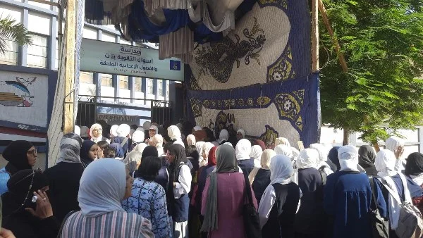 امتحان اللغة الأجنبية الثانية بأسوان: تقييم إيجابي من الطلاب