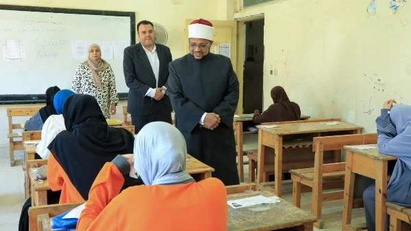 طلاب الأدبي بالأزهر يؤدون امتحان التوحيد غداً