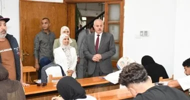 جولة ميدانية لرئيس جامعة قناة السويس بامتحانات التمريض