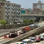انقلاب مقطورة بالطوب في مدخل بنها القبلي
