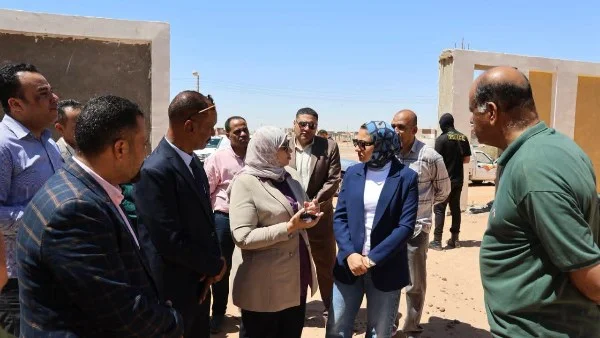 محافظ الوادي الجديد تتابع مشروع محطة مياه شرب شمال باريس