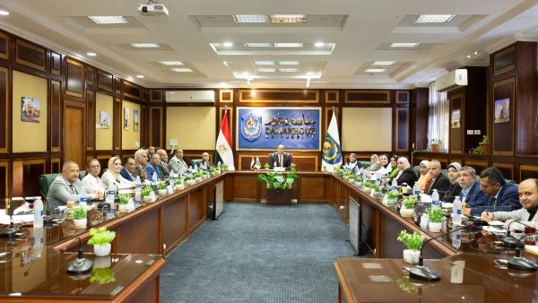 جامعة دمنهور تشكر منتسبيها وتستعرض خططها