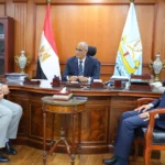 محافظ كفر الشيخ يناقش قضايا حماية المال العام