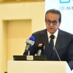 وزير الصحة يتابع حالة طبيبة تعرضت للاعتداء