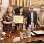 تكريم منى رجب في نقابة كتاب مصر تقديرًا لإبداعها