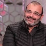 أيمن بهجت قمر يحتفل بعودة أغنية “أم الدنيا مين”