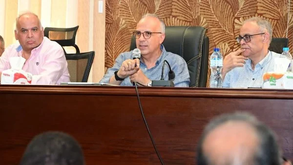 وزير الري يطرح أفكار جديدة لإدارة المياه في أسيوط