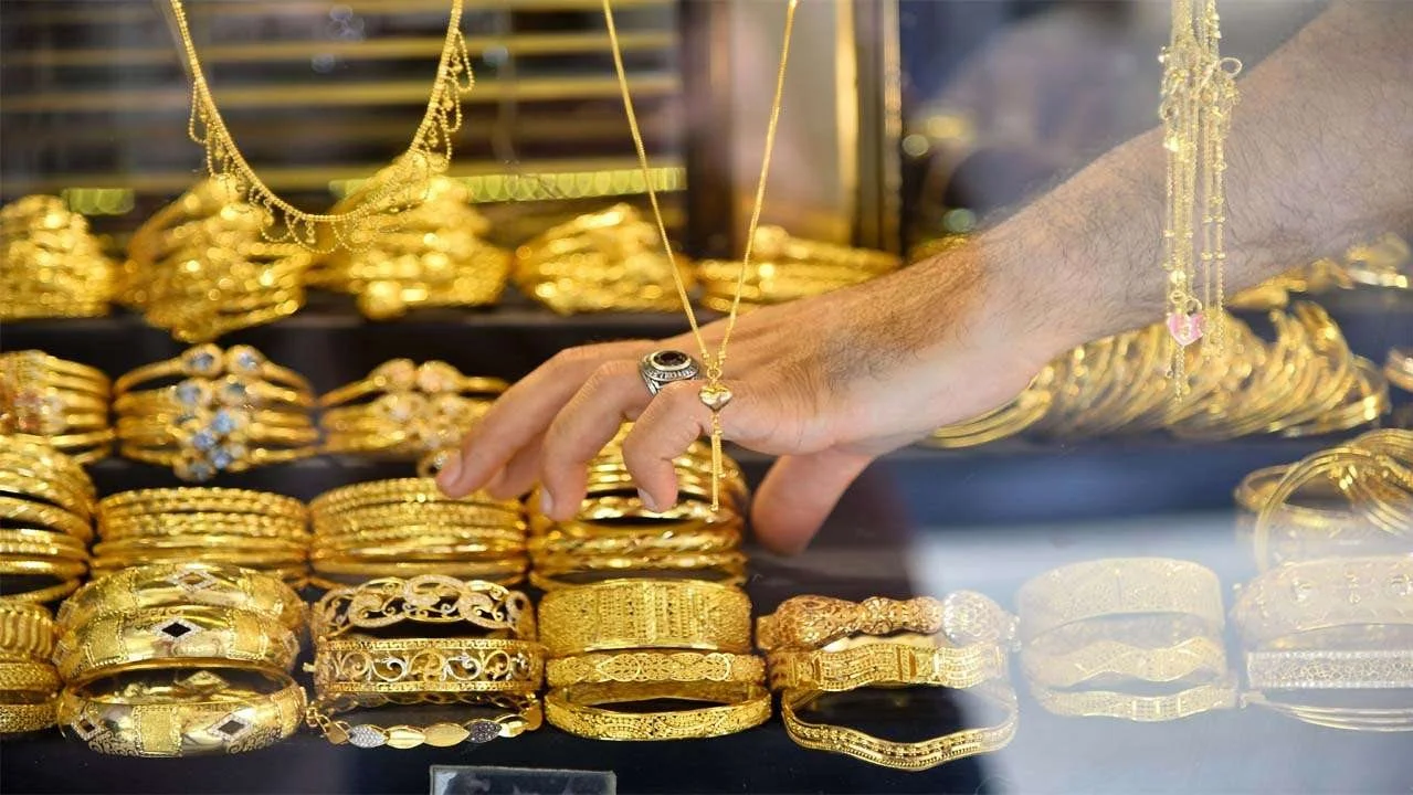 تراجع تاريخي لسعر الذهب في مصر
