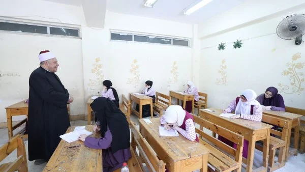 امتحان التوحيد لطلاب الأدبي بالأزهر اليوم
