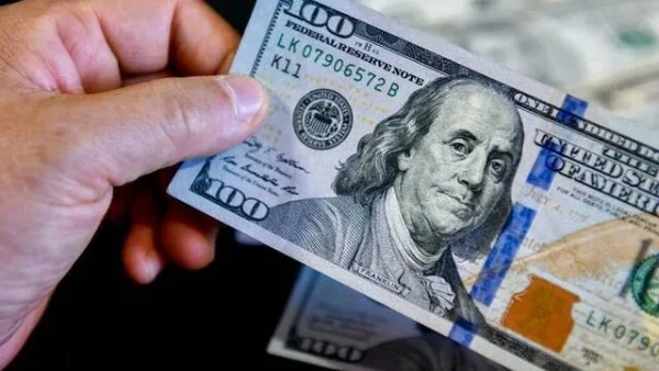 سعر الدولار في السوق الرسمية اليوم