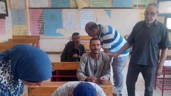 قوافل محو الأمية في أسيوط تعزز الوعي المجتمعي