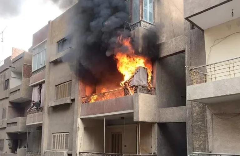 السيطرة على حريق في شقة سكنية بالنزهة
