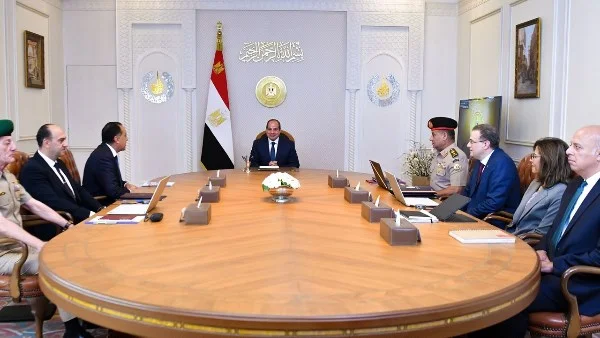 السيسي يؤكد على تطوير الجهاز الإداري للدولة