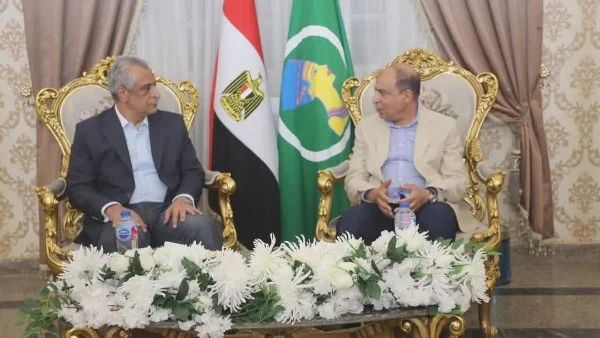 وزير الإنتاج الحربي يتفقد مشروعات حياة كريمة في المنيا